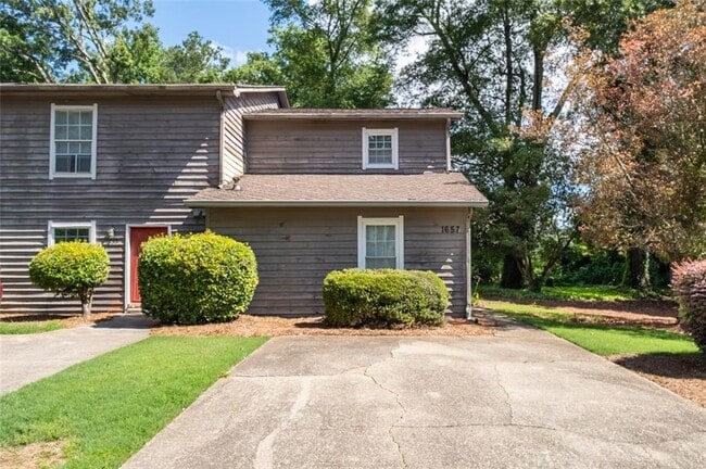 property at 1657 Wynndowne Trail