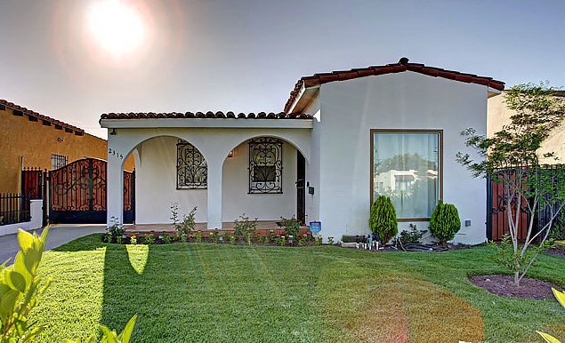 2315 S Cochran Ave in Los Angeles, CA - Building Photo