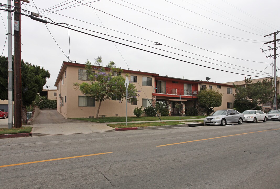 1524 Grismer Ave in Burbank, CA - Building Photo