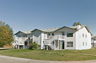 Southwood Square in Slave Lake, AB - Building Photo - Building Photo
