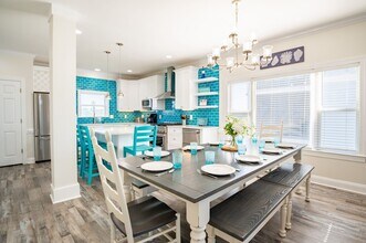 326 E Dolphin Dr in Oak Island, NC - Building Photo - Building Photo
