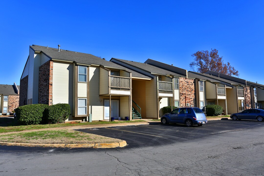 Quorum Condominiums in Norman, OK - Building Photo