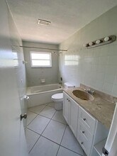 325 W Merritt Ave in Merritt Island, FL - Building Photo - Building Photo