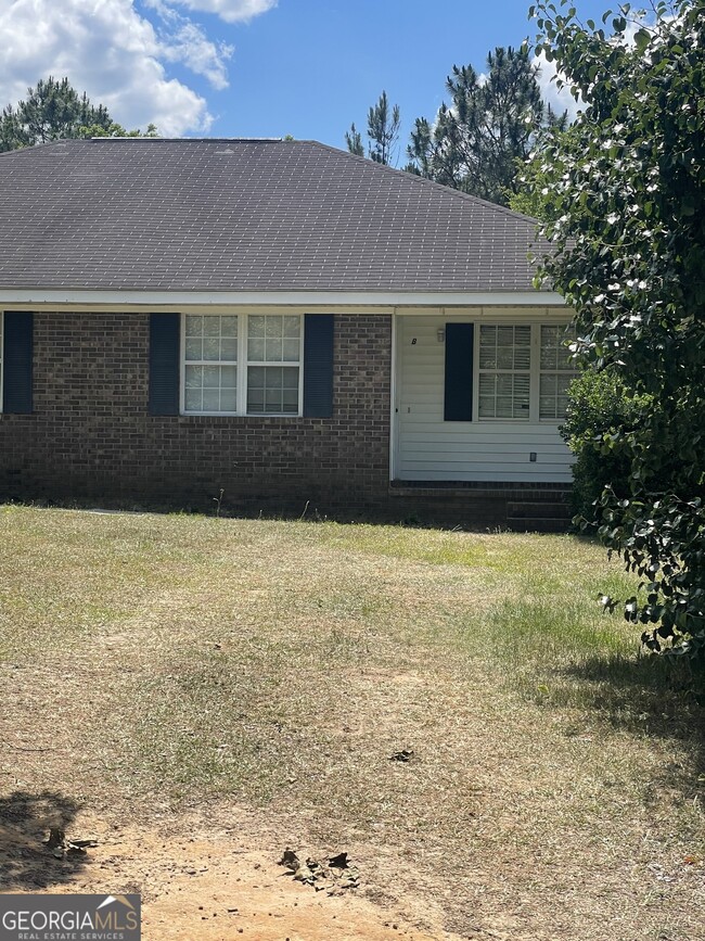 property at 615 Yorktown Pl