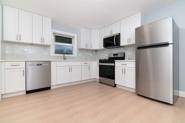 7 Langley Cir in Quincy, MA - Building Photo - Building Photo