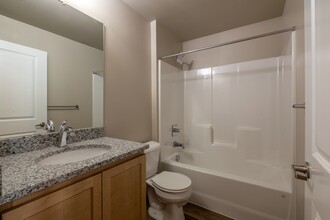 407 S Kansas Loop in East Wenatchee, WA - Building Photo - Building Photo