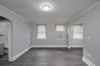 Lennox Apartments in Philadelphia, PA - Building Photo - Interior Photo