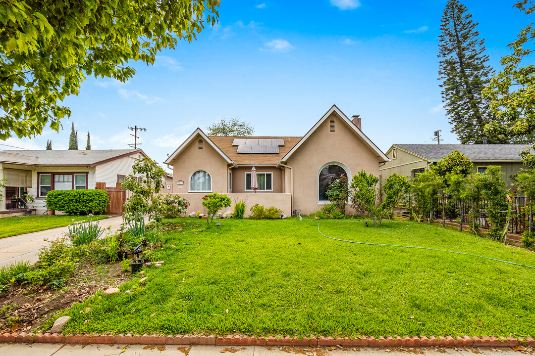 1841 S 6th St in Alhambra, CA - Building Photo