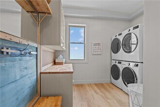 82 Ellery Rd in Newport, RI - Building Photo - Building Photo