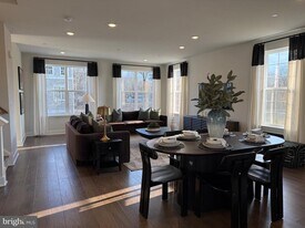 113 FRED CLARK Dr in Pennington, NJ - Building Photo