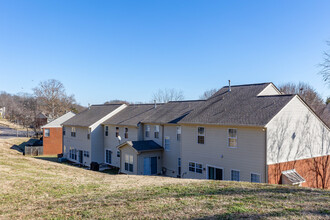 The Greens in Nashville, TN - Building Photo - Building Photo