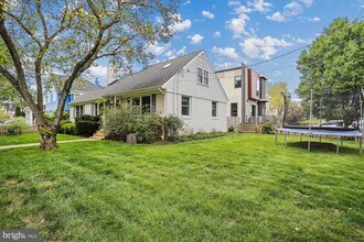 8810 Lowell St in Bethesda, MD - Building Photo - Building Photo