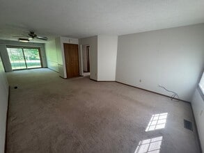 1302 Frank Dr in Wooster, OH - Building Photo - Building Photo