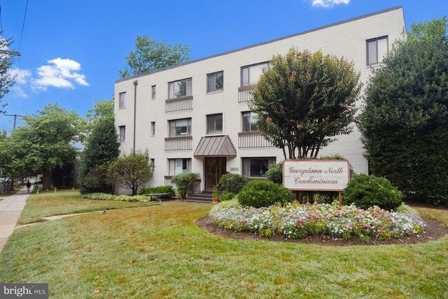 property at 3815 Davis Pl NW