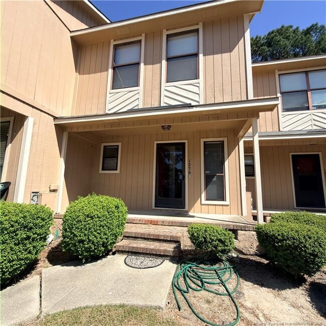 property at 1276 N Forest Dr