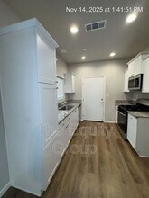 418 S Summit St in Visalia, CA - Building Photo - Building Photo