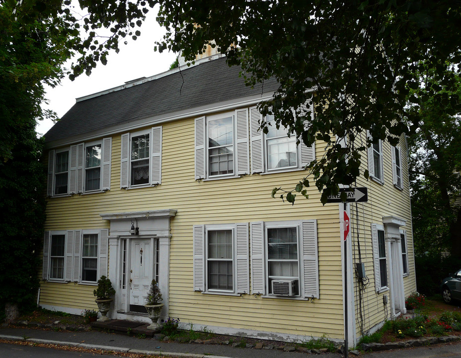 28 Darling St in Marblehead, MA - Building Photo