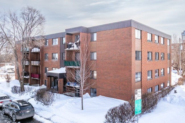 680 Laval Boul