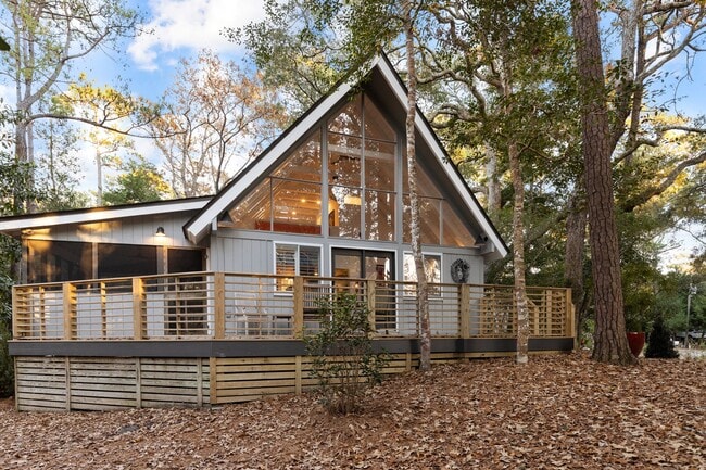 107 Hawthorne Dr in Pine Knoll Shores, NC - Building Photo - Building Photo