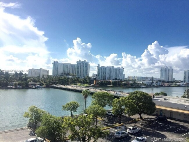 1455 N Treasure Dr, Unit 6D in North Bay Village, FL - Foto de edificio - Building Photo