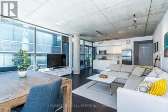 25-425 Oxley St in Toronto, ON - Building Photo - Building Photo