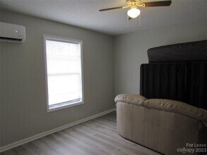 374 Water St-Unit -5 in Mooresville, NC - Foto de edificio - Building Photo