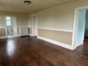 705 E Grand Ave-Unit -705 E Grand Ave Unit 3 in Eau Claire, WI - Foto de edificio - Building Photo