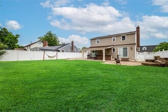 3883 Franklin Ave in Seaford, NY - Building Photo - Building Photo