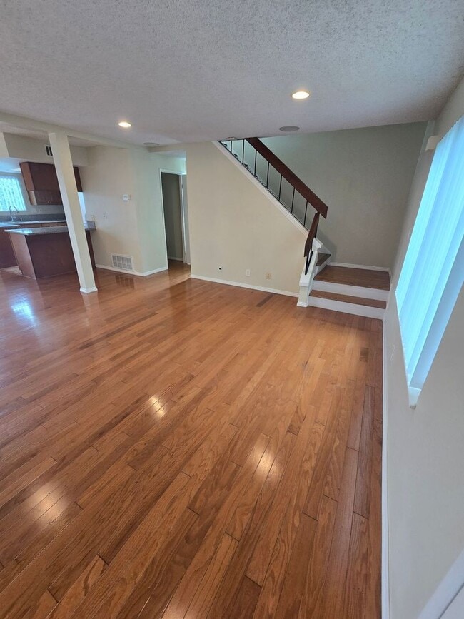 5430 Linda Vista Rd in San Diego, CA - Building Photo - Building Photo