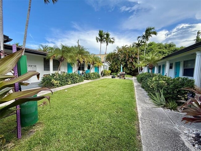 3210 Canal Dr in Pompano Beach, FL - Building Photo - Building Photo