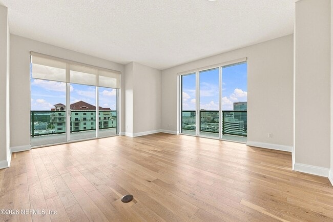 property at 1431 Riverplace Blvd