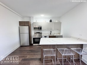 1553 W Hollywood Ave, Unit 1 in Chicago, IL - Building Photo - Building Photo