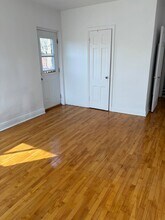 5805 Côte Saint Luc Rd in Hampstead, QC - Building Photo - Building Photo
