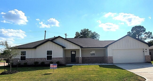 property at 1620 La Delle St