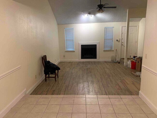 914 Hilltop Dr in Irving, TX - Building Photo - Building Photo