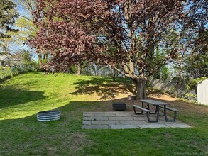 35 Charlene Dr in New Britain, CT - Building Photo - Building Photo