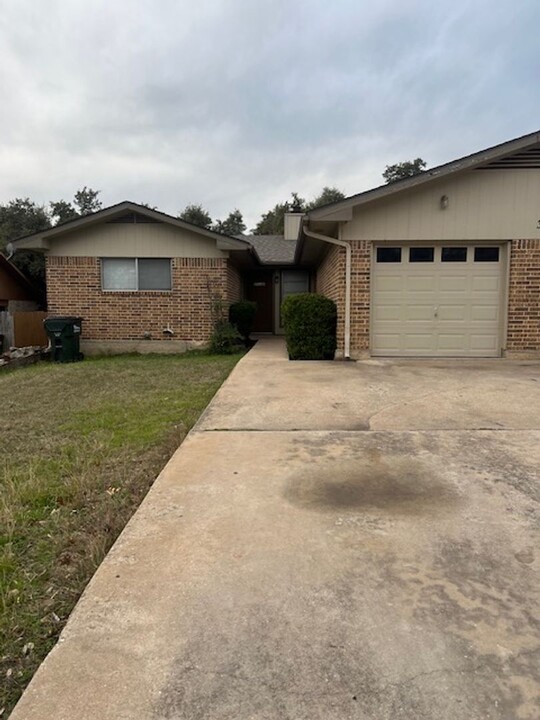 3702 Rocky Hollow Trail in Georgetown, TX - Building Photo