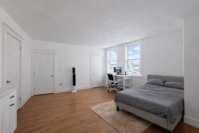 210 Chestnut Hill Ave, Unit 6 in Boston, MA - Foto de edificio - Building Photo