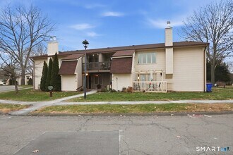 46 Little Oak Ln in Rocky Hill, CT - Foto de edificio - Building Photo