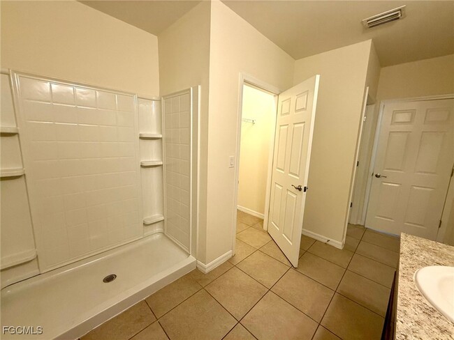 902 SE 31st Terrace in Cape Coral, FL - Building Photo - Building Photo