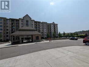 778 Laurelwood Dr in Waterloo, ON - Building Photo - Building Photo