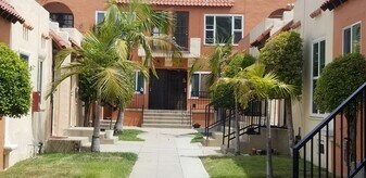 2426.5 E St in San Diego, CA - Building Photo