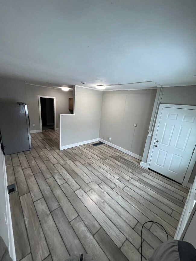 106 N Main St in Minoa, NY - Foto de edificio - Building Photo