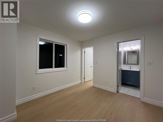 348 Campbell Ave in Windsor, ON - Building Photo - Building Photo