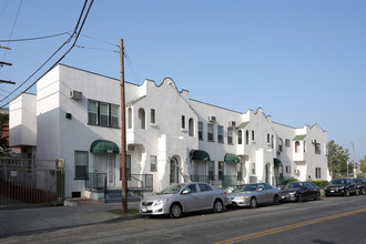 200 S Oxford Ave in Los Angeles, CA - Building Photo - Building Photo