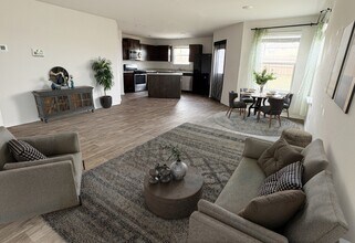 5826 Kendall Pr in San Antonio, TX - Building Photo - Building Photo