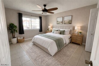 3421 Winkler Ave in Ft. Myers, FL - Foto de edificio - Building Photo