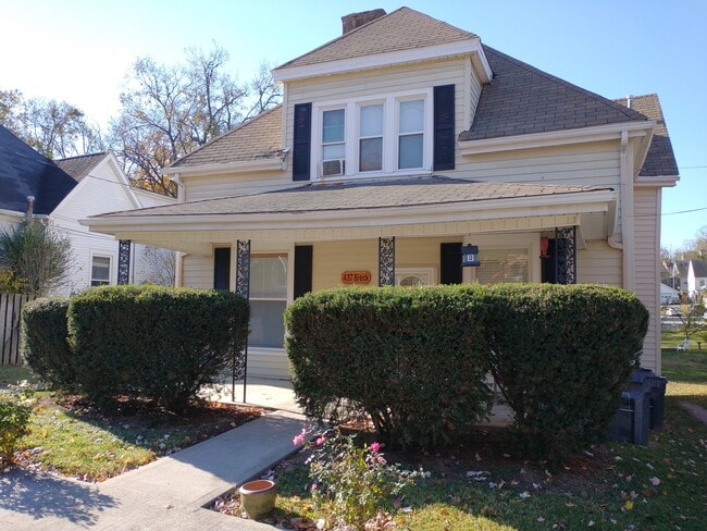 437 Breck Ave, Unit B