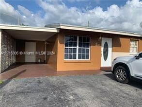 4812 SW 45th Ave in Fort Lauderdale, FL - Building Photo - Building Photo