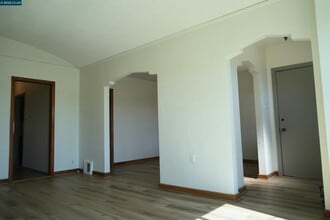 158 W Moltke St in Daly City, CA - Building Photo - Building Photo